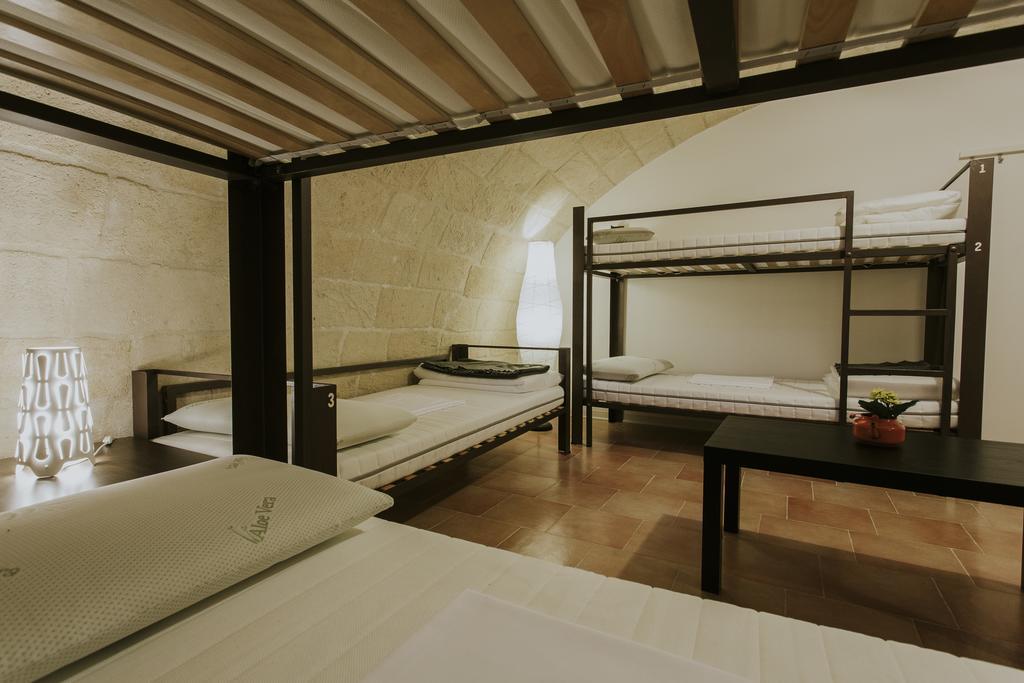 Ostello Dei Sassi - Rooms And Beds Matera Bagian luar foto