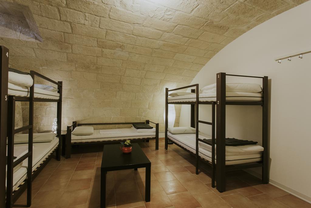 Ostello Dei Sassi - Rooms And Beds Matera Bagian luar foto