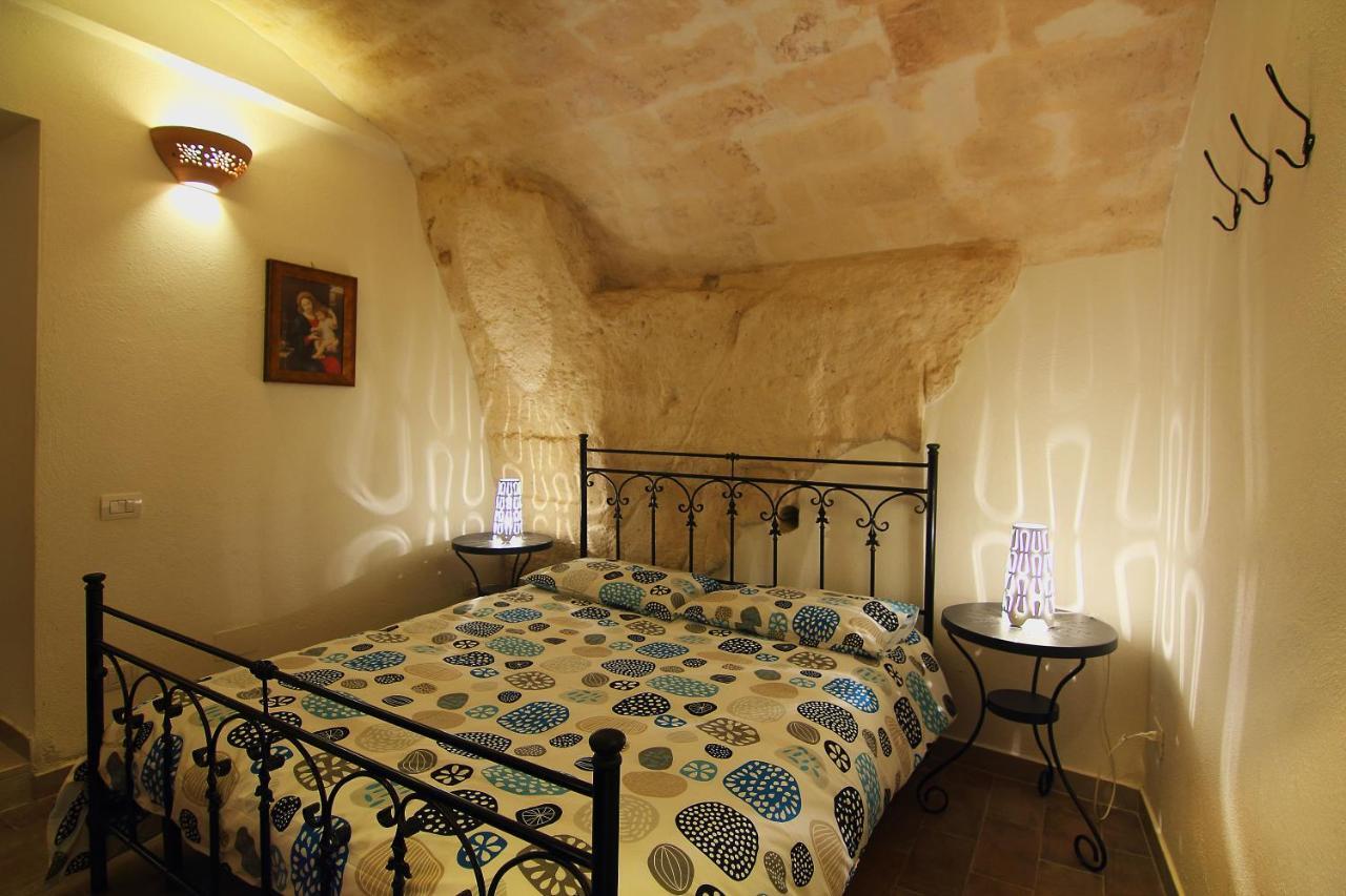 Ostello Dei Sassi - Rooms And Beds Matera Bagian luar foto